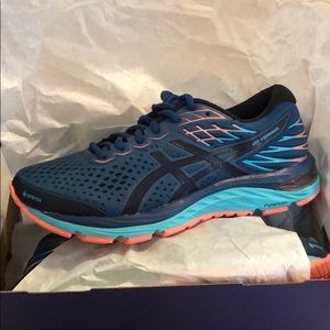 ASICS Gel-Cumulus 21 G-TX, size 6.5